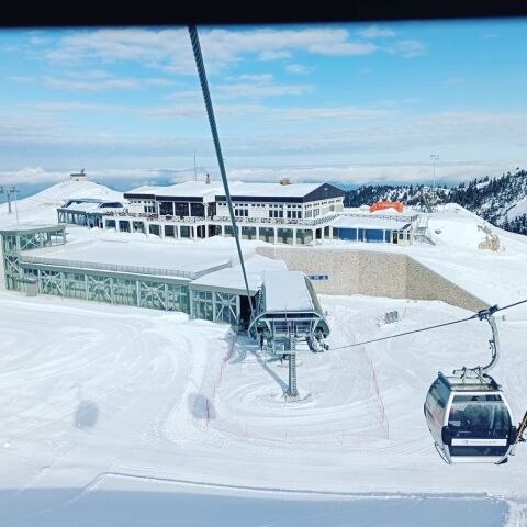 Το σαλέ στο χιονοδρομικό κέντρο Παρνασσού