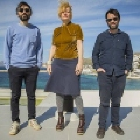 Λένα Κιτσοπούλου (Ερωτικές κατρ ποσταλ από την Ελλάδα), Στέγη Ιδρύματος Ονάση