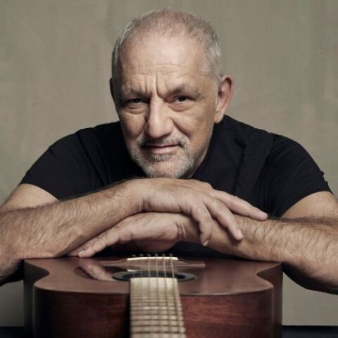 Νίκος Πορτοκάλογλου - Ένα φως αναμμένο