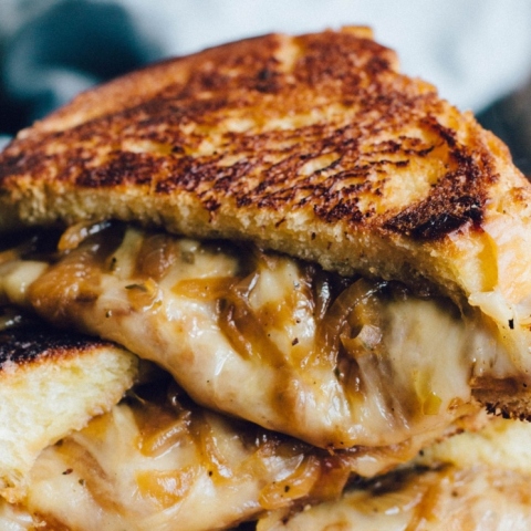 french-onion-grilled-cheese-video.jpg