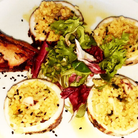 Καλαμάρι γεμιστό με πλιγούρι, μια συνταγή από το εστιατόριο Κυβέλη