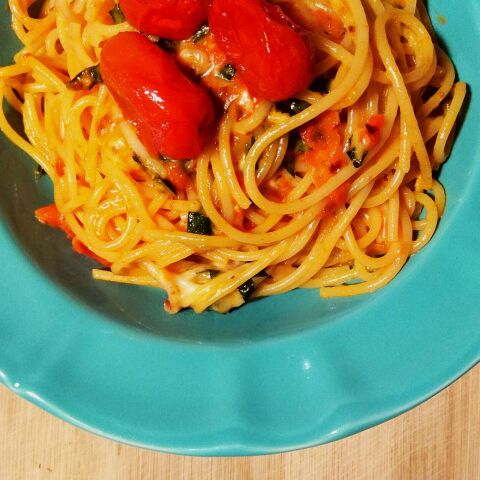 Ντοματίνια κονφί, η συνταγή-πασπαρτού