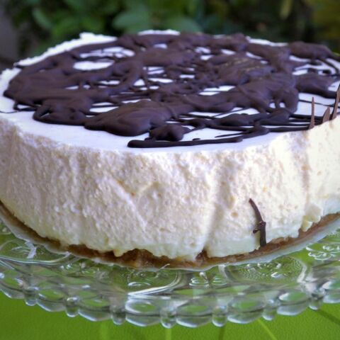 Cheesecake με γεύση… μελομακάρονο 