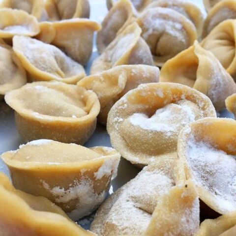 Πώς να φτιάξεις Πελμένι, τα φρέσκα ζυμαρικά της Ουκρανίας