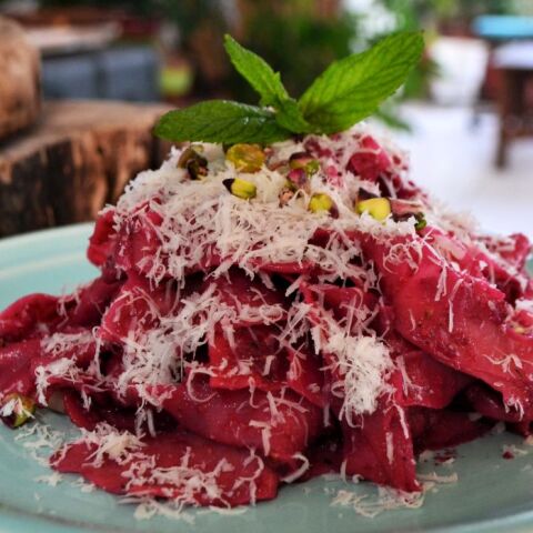 Ταλιατέλες με πέστο παντζαριού