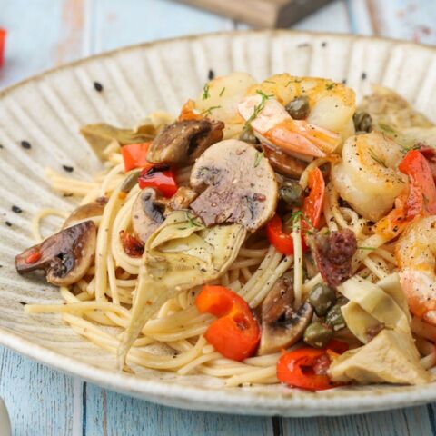 Μεσογειακό σπαγγέτι με γαρίδες και αγκινάρες