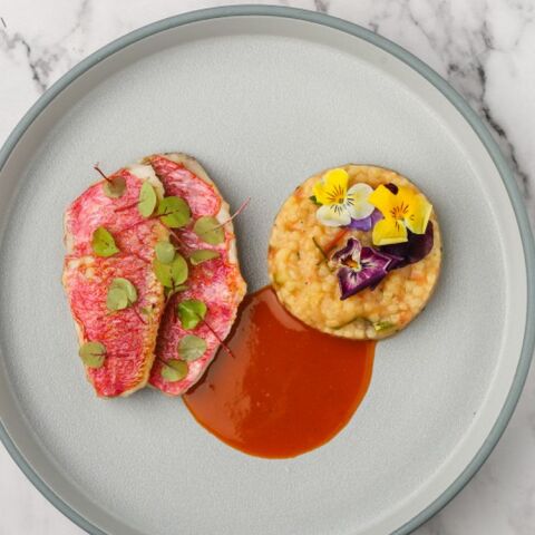 Μπαρμπούνια και τραχανάς με άρωμα γεμιστών