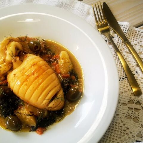 Σουπιές λεμονάτες ντερμπιέ με μάραθα και πατάτες 