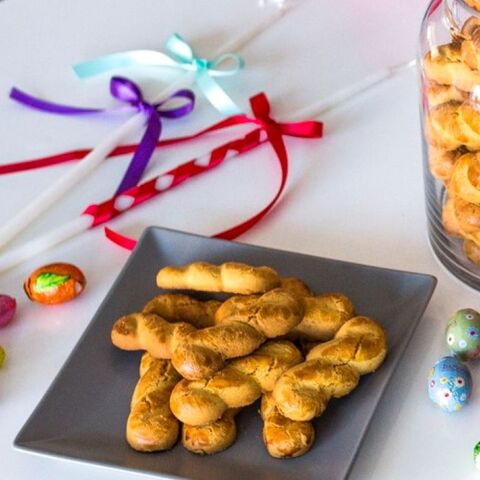 Τα πιο εύκολα Πασχαλινά κουλουράκια