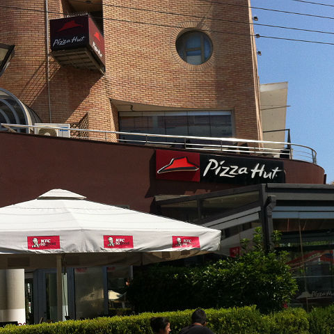 pizza_hut_-_glyfada.jpg