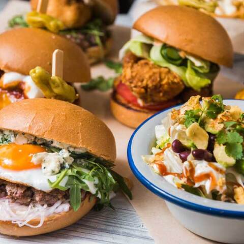 B for Burger, Παγκράτι