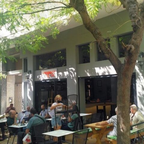 Fabrica Café Vino στην Κυψέλη