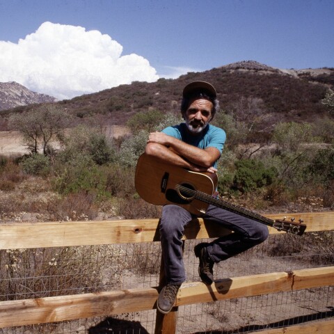 O J.J. Cale κοντά στο σπίτι του στο Σαν Ντιέγκο, Καλιφόρνια, 1989 