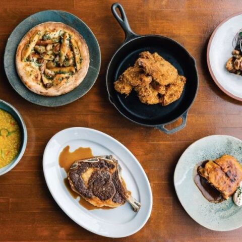 Το τραπέζι του Vezene στρωμένο με λιχουδιές