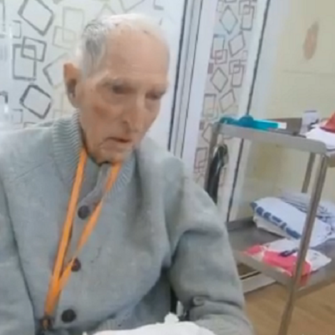 Ο 99χρονος που ξεπέρασε τον κορωνοϊό