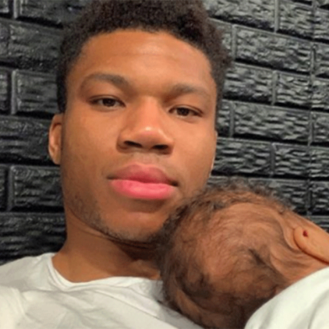  Γιάννης Αντετοκούνμπο