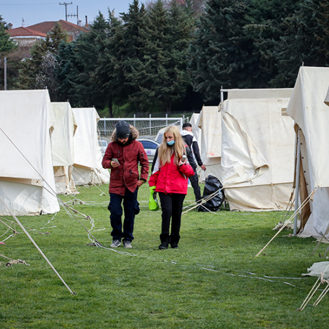 ΣΕΙΣΜΟΣ ΕΛΑΣΣΟΝΑ/ ΔΑΜΑΣΙ -Η ΖΩΗ ΣΤΙΣ ΣΚΗΝΕΣ // ΑΝΘΡΩΠΙΣΤΙΚΗ ΒΟΗΘΕΙΑ ΑΠΟ ΤΗΝ ΠΕΡΙΦΕΡΕΙΑ ΑΤΤΙΚΗΣ 