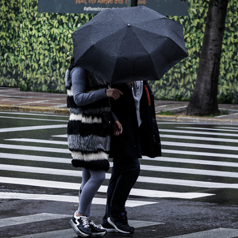 ΒΡΟΧΗ ΣΤΟ ΚΕΝΤΡΟ ΤΗΣ ΑΘΗΝΑΣ