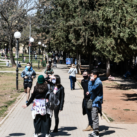 ΚΟΣΜΟΣ ΣΤΟ ΠΑΡΚΟ ΤΗΣ ΚΑΙΣΑΡΙΑΝΗΣ
