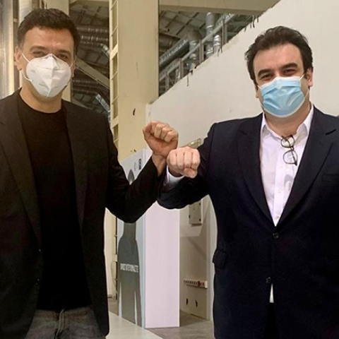 Επίσκεψη των Υπουργών Υγείας Βασίλη Κικίλια και Επικρατείας και Ψηφιακής Διακυβέρνησης Κυριάκου Πιερρακάκη στο Mega εμβολιαστικό κέντρο του Ελληνικού