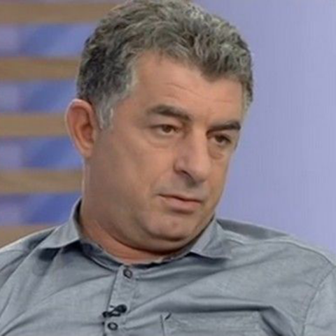 Πυροβόλησαν και σκότωσαν τον δημοσιογράφο Γιώργο Καραϊβάζ