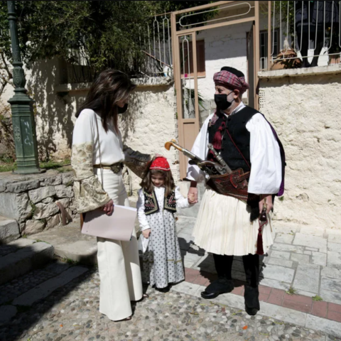 Η Επιτροπή Ελλάδα 2021 βρέθηκε στην Άμφισσα για την απελευθέρωση του Κάστρου των Σαλώνων 