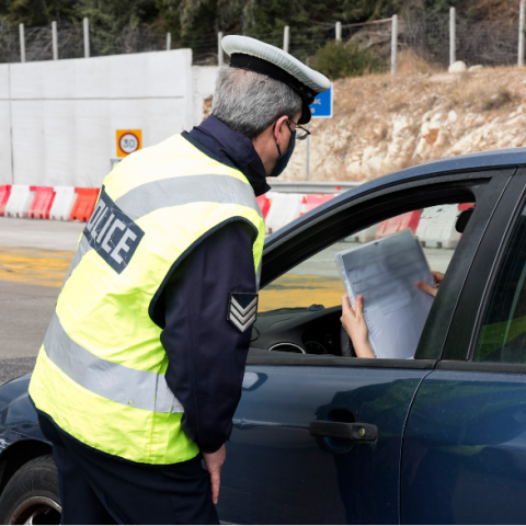 Πολίτες επιχειρούν να περάσουν τα διόδια και να μετακινηθούν εκτός νομού για το Πάσχα