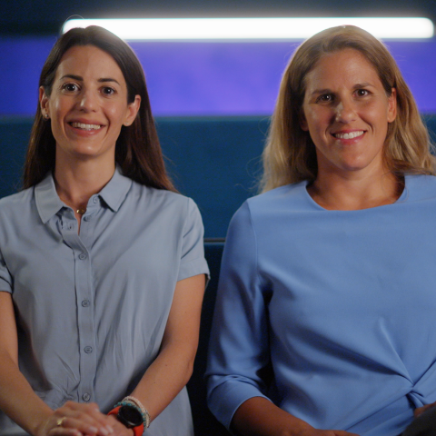 Θηλυκό επιχειρείν πίσω από το Momcycle, μια πλατφόρμα πώλησης παιδικών ειδών από γονείς σε γονείς.