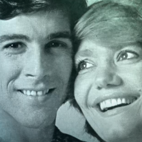 O Τόλης Βοσκόπουλος νεαρός μαζί με την Μαρινέλλα © YouTube