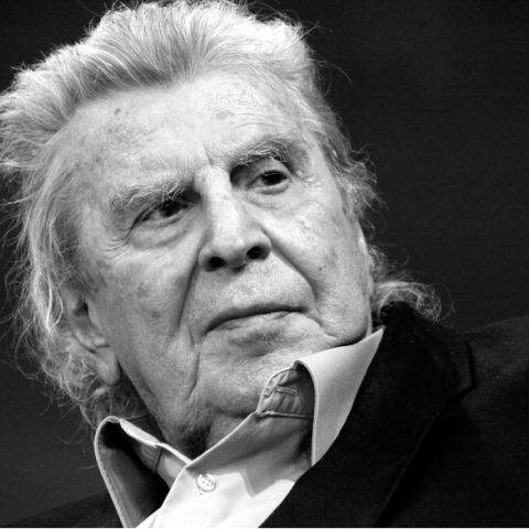 Ο Μίκης Θεοδωράκης