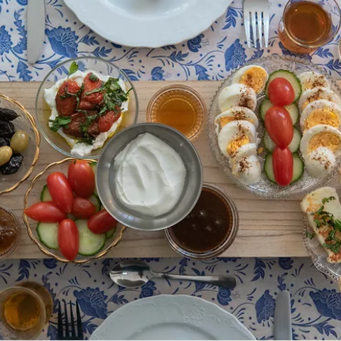 Τραπέζι με αραβικό πρωινό