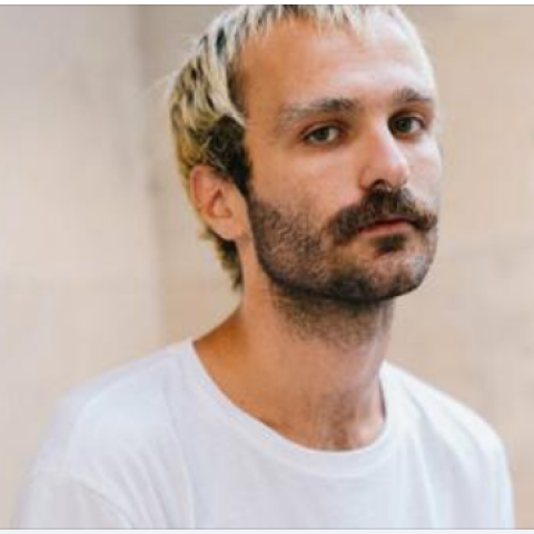 Ο ακτιβιστής Ηλίας Γκιώνης 