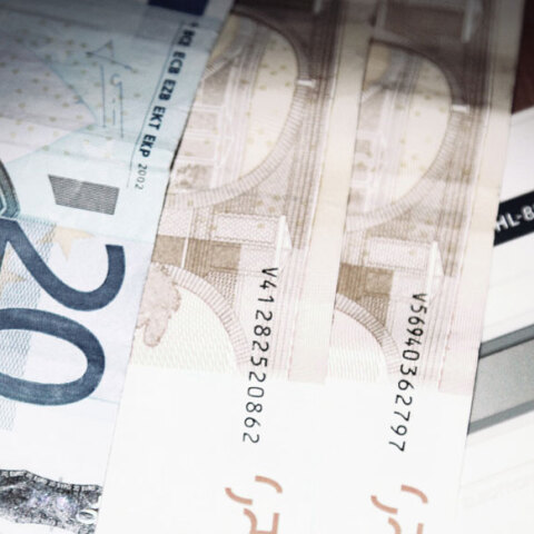 Aυξήσεις: Υπάλληλοι σε δημόσιο και ιδιωτικοί τομέα, συνταξιούχοι οι ωφελημένοι του 2024