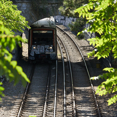 Άνω Πατήσια: Άτομο έπεσε από πεζογέφυρα του ΗΣΑΠ