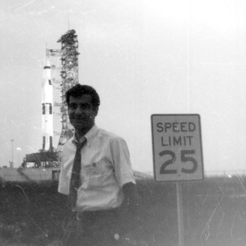 Apollo 11: Ο Διονύσης Σιμόπουλος διηγήθηκε στην ATHENS VOICE πώς έγινε η εκτόξευση