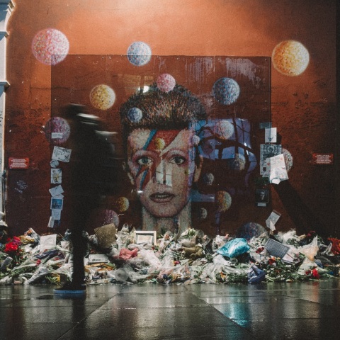 Τοιχογραφία που απεικονίζει τον Ντέιβιντ Μπόουι