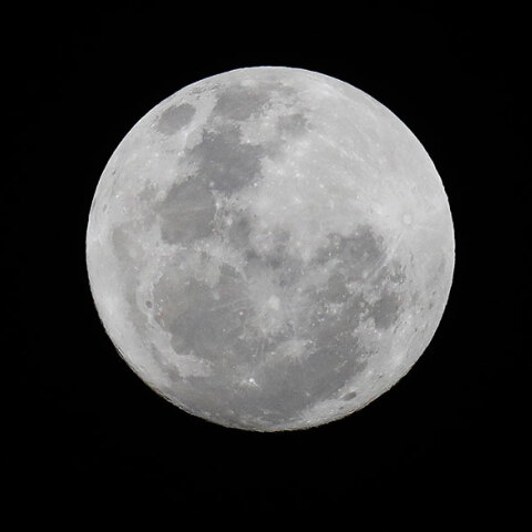 Σελήνη | Αμερικανοί επιστήμονες και η NASA επιβεβαίωσαν την ύπαρξη νερού στην επιφάνειά της