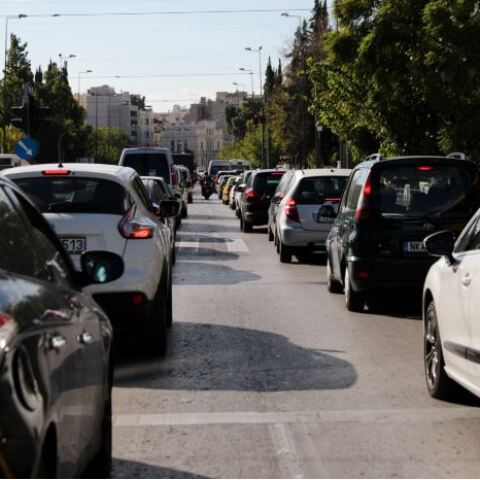 Επιστρέφει τη Δευτέρα ο δακτύλιος στο κέντρο της Αθήνας 