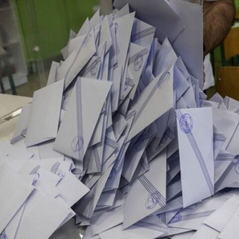 Ψήφοι στην κάλπη (ΦΩΤΟ ΑΡΧΕΙΟΥ) 