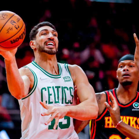 O Enes Kanter, αθλητής του NBA, αλλάζει το όνομά του, προσθέτοντας τη λέξη «Freedom»