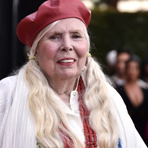Η Joni Mitchell εμφανίστηκε live σε συναυλία - αφιέρωμα προς τιμή της