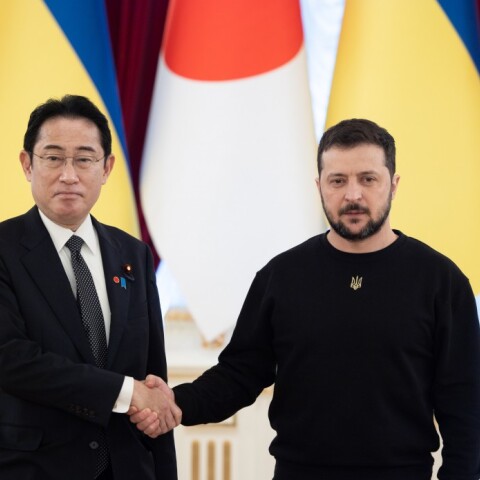 Φούμιο Κισίντα και Βολοντίμιρ Ζελένσκι