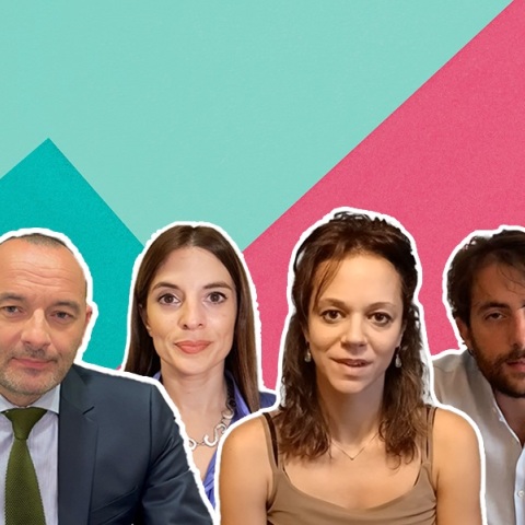 Οι Millennials και η Gen Z μιλούν για τον Κώστα Σημίτη σε ένα βίντεο