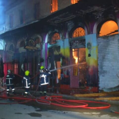 Μήνυμα του 112 για τη φωτιά στον Πειραιά: