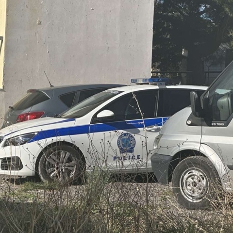 Νέα Πέραμος: Σκότωσε τον 44χρονο με ψαλίδι - Οι συχνοί καβγάδες των αδελφών 