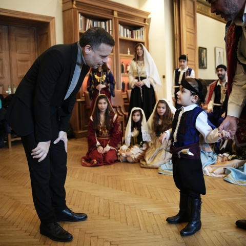 Τα κάλαντα στον Χάρη Δούκα