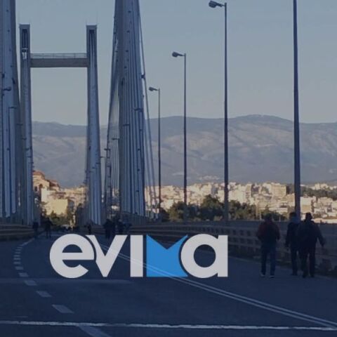 Χάος στη Χαλκίδα, σε απόγνωση οι οδηγοί - Εγκατέλειψαν τα οχήματά τους και έφυγαν με τα πόδια