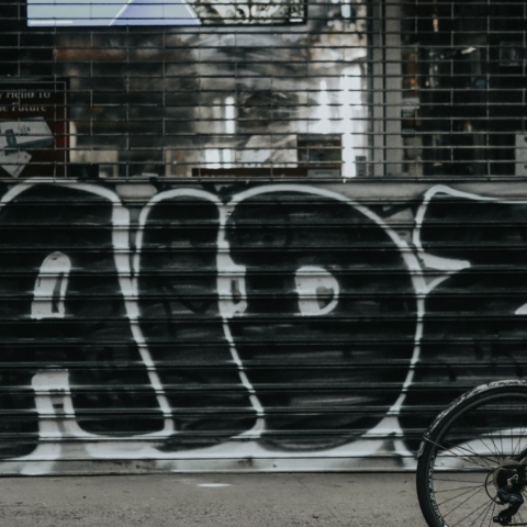 Aκατάλληλο: Περί aids και άλλων δαιμονίων