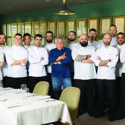 Varoulko Seaside, δημιουργική ψαροφαγία με την υπογραφή του σεφ Λευτέρη Λαζάρου