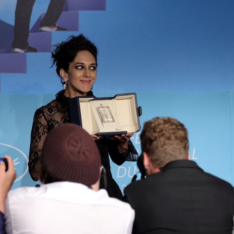 Η Ιρανή ηθοποιός Ζαρ Αμίρ-Εμπραχίμι βραβεύτηκε φέτος στο φεστιβάλ των Καννών για την ταινία «Holy Spider» που προκάλεσε κρίση στις γαλλο-ιρανικές σχέσεις